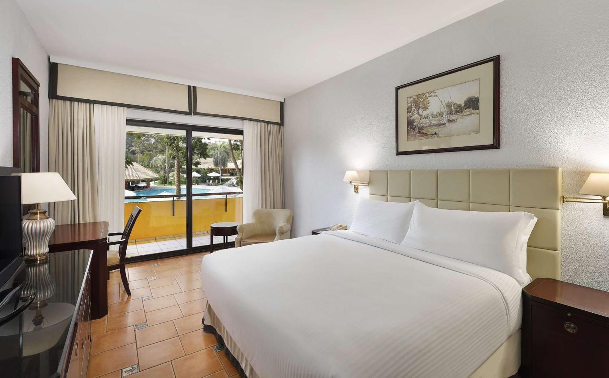 Hilton Cairo Heliopolis Hotel Exterior foto A room at the hotel